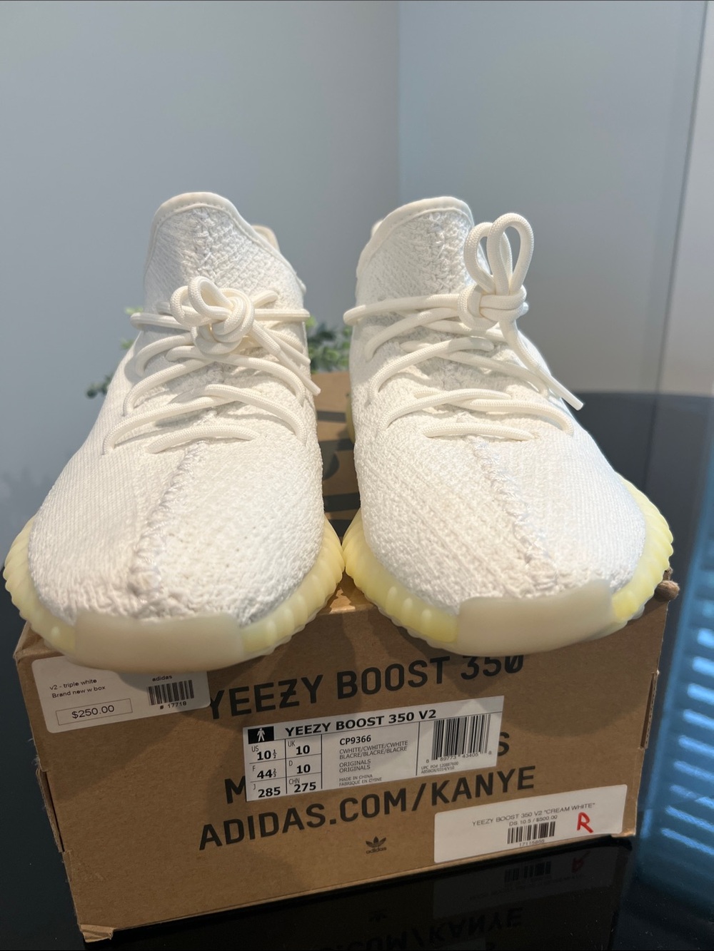 Adidas Men’s Yeezy Boost 350 V2 Cream White Size 10.5 - Picture 7 of 11